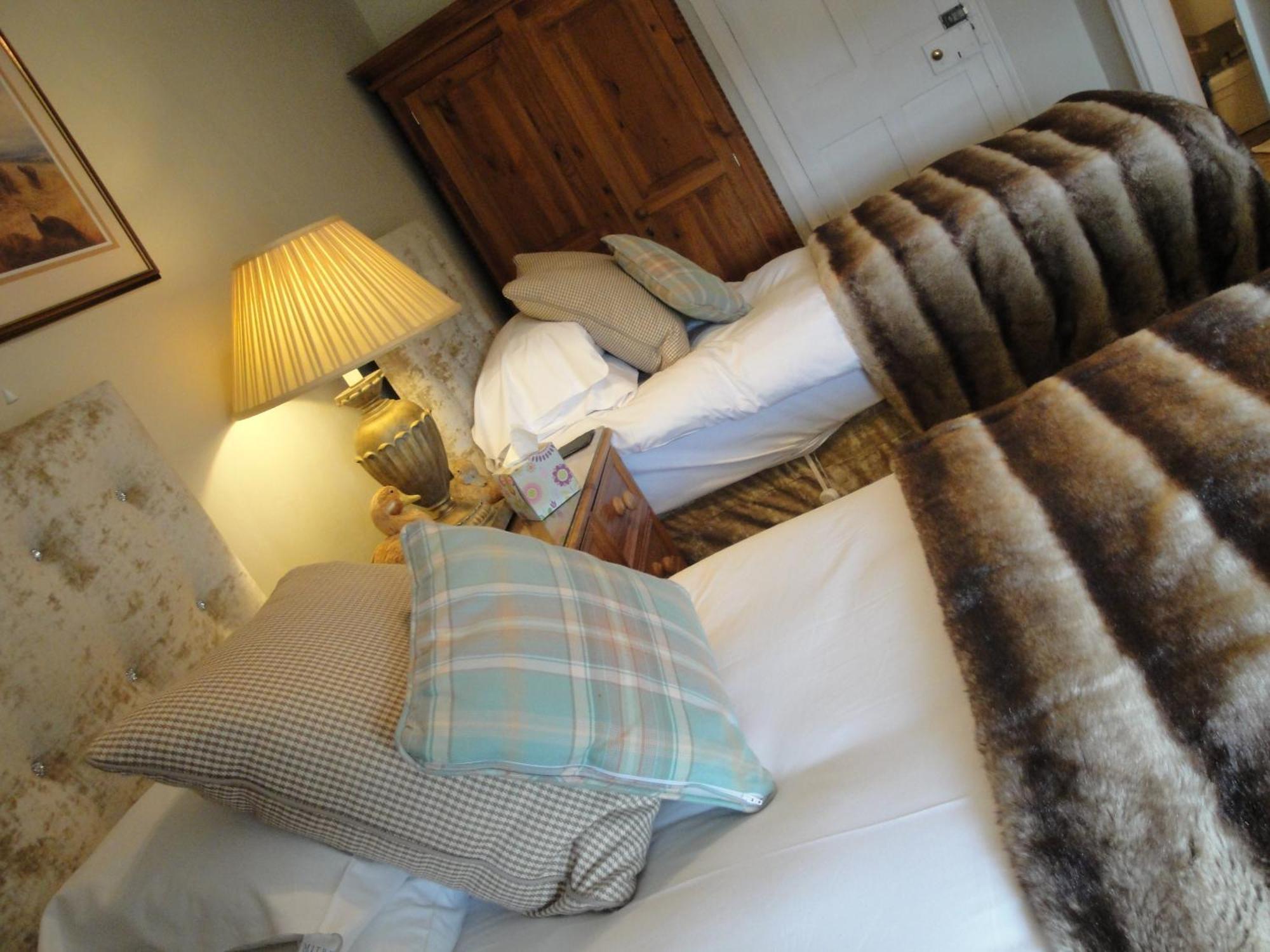 Bed and Breakfast Cary Fitzpaine House Babcary Номер фото
